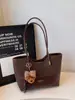 Bolsa de Mano Estilo Coreano para el Trabajo y el Viaje al Trabajo Bolso de Hombro de Gamuza Patchwork de Nicho Nuevo Modelo Invierno 2025 Bolso de Mano para Mujer