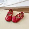 Sapatos de Princesa para Meninas 2026 Novo Estilo Primavera e Outono Sapatos de Salto Único Sapatos Pequenos de Couro para Crianças Sola Macia Sapatos de Dança para Bebês e Crianças Pequenas Meninas