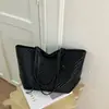 Bolso grande tejido con patrón de rombos retro para mujer, nuevo bolso tote de moda de verano 2026, bolso de hombro elegante de nicho