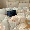 Juego de Cuatro Piezas Grueso Cálido de Invierno Estilo Encaje de Leche Estilo Coreano Estilo Princesa Estilo Falda de Cama Funda de Edredón de Coral Fleece Sábana