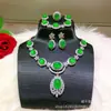 Conjunto de Luxo de Calcedônia Verde Gelo: Colar, Brincos, Anel e Pulseira de Zircônia Banhados a Prata Conjunto de Quatro Peças em Estoque
