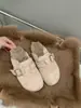 Zapatos peludos de suela gruesa, zapatos de algodón cálidos de felpa, slip-ons de punta cerrada para usar al aire libre, zapatos de invierno para mujer estilo Birkenstock de suela plana