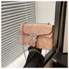 Bolso de Mano para Mujer Estilo Vintage con Tacto de Alta Calidad, Nuevo Bolso Cuadrado Pequeño de Cadena Tendencia Primavera/Verano 2024 con Compartimentos y Hebilla de Cierre