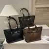 Bolsa Tote Simples de Mão para o Dia a Dia Design Fashionável Bolsa Feminina Grande Capacidade 2026 Novo Estilo Tendência Moda Bolsa de Ombro