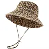 Chapéu de Pescador Dobrável Novo Estilo para Mulheres com Estampa de Leopardo, Bordas Franjadas, Cordão, Aba Larga, Proteção Solar, Chapéu de Caminhada ao Ar Livre de Verão Que Faz o Rosto Parecer Menor