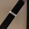Anel Aberto Minimalista Redondo de Zircônia para Mulheres, Anel de Dedo Indicador com Design de Nicho, Joias Minimalistas de Luxo Leve Atacado