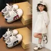 Nuevos Zapatos Deportivos Infantiles para Primavera 2026 para Niños y Niñas con Velcro, Ojos de Dibujos Animados, Zapatos Casuales Versátiles, Resistentes al Desgaste