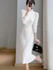 Vestido de punto elegante de madera con cuello alto medio para mujer, otoño e invierno, nuevo, adelgazante de cintura, para llevar debajo, suéter de punto de longitud media