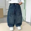 Pantalones Vaqueros para Niños Primavera y Otoño Pantalones Largos Rectos Frescos para Niños Estilo Nuevo 2026 Niños Pequeños y Medianos Pantalones Elegantes de Niño Modernos