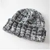 Nuevos Gorros de Punto de Hilo Mixto de Otoño e Invierno para Hombres y Mujeres, Moda de Nicho Elegante, Protección Cálida para los Oídos, Gorros de Lana Versátiles para Hombres y Mujeres