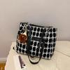 Bolsa Comutadora Coreana Popular de Grande Capacidade e Estilosa Bolsa Tote Feminina 2024 Nova Versátil Ins Bolsa de Ombro Único Axila