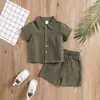 Comércio exterior para estilo casual de verão em algodão e linho, camisa polo de manga curta com lapela, cor sólida, roupas masculinas e infantis, conjunto de duas peças de verão