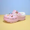 Nuevos zuecos forrados de felpa para mujer, invierno antideslizantes para interior cálidos con suela gruesa, accesorio de dibujos animados, pantuflas de algodón