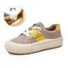 Zapatillas blancas de cuero genuino para mujer, nuevas de otoño 2026, zapatos casuales de suela gruesa, zapatos versátiles para mujer con estilo étnico