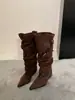 Botas de Caballero para Mujer de Punta Fina y Tacón Grueso Estilo Nuevo 2026 Hebilla de Cinturón Botas Largas Plisadas Estilo Western