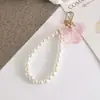Chaveiro Borboleta Colorida de Acrílico para Meninas, Corrente de Pérola Anti-Perda para Celular, Bolsa, Capa de Fone de Ouvido, Pingente Decorativo
