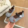 Zapatos de Princesa para Niñas 2026 Nuevo Estilo Primavera y Otoño Zapatos Pequeños de Cuero para Niños Dulces y Elegantes Zapatos para Bebé Niña Zapatos de Suela Blanda de un Solo Color