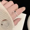 Anillo de fuegos artificiales elegante y exquisito para mujer, lujo ligero, moderno, único, anillo abierto versátil, borde ancho, anillo de moda para el dedo índice de celebridad de internet