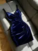 Vestido europeu e americano transfronteiriço justo de alça fina ajustável, decote V justo curto sexy de alcinha para feriado