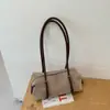 Coleção Outono 2026: Bolsa única de estilo coreano, nicho, retrô e minimalista, apresentando um novo design fashion com acabamento fosco e alça de ombro