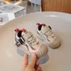 Zapatos Deportivos para Niñas 2026 Modelo Nuevo Primavera y Otoño Zapatos de Malla para Niños Pequeños Transpirables Casuales Ligeros Antideslizantes Zapatos para Correr para Jardín de Infancia