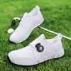 Nuevos zapatos de golf para exteriores transfronterizos, antideslizantes e impermeables, zapatos casuales para hombre y mujer, zapatos de viaje resistentes al desgaste con hebilla, en stock