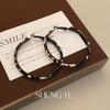 Pendientes de estampado de leopardo estilo coreano Yu Shuxin con pendientes exagerados de cuero 2024 nuevo joya de oreja femenina de alta calidad y personalidad