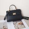 Bolsa Elegante de Couro Genuíno 2024 Nova Super Popular Bolsa de Mão Feminina Nicho High-End Casual Versátil Bolsa Transversal para Mulheres