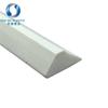 Los fabricantes producen tiras de espuma de PVC, perfiles de espuma de PVC, tiras triangulares de espuma de PVC y tiras en forma de T de espuma.