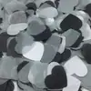 Papel Picado Colorido em Formato de Coração é Usado para Criar uma Atmosfera Romântica em Cenas de Casamento e Ocasiões de Declaração