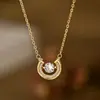 Cadena de Clavícula Elegante con Zirconia Micro-Pavimentada y Baño de Oro Real Diseño de Nicho para Mujer Collar de Herradura Inteligente Collar Estilo Commuter