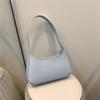 Pequena bolsa de axila fresca, design de moda feminina, bolsa feminina simples, 2023, nova bolsa de ombro de cor sólida, moderna e versátil