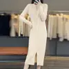 Novo Vestido Longo de Tricô de Lã Feminino Outono/Inverno 2026, Emagrecedor, Versátil, Elegante, Solto e Moderno