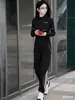 Conjunto Casual Esportivo Estilo Europeu para Mulheres, Moda Primavera e Outono, Design Elegante e Emagrecedor, Conjunto de Duas Peças Manga Longa para Fitness e Corrida