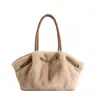 Bolsa de pelúcia para outono e inverno, bolsa de ombro estilosa e fofa para mulheres, novo design 2026, bolsa tote versátil