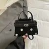 Bolso de Mano Pequeño Exquisito Súper Moderno para Mujer, Nuevo Bolso de Hombro de Lunares Verano 2026, Bolso Cuadrado Pequeño Cruzado para Viajes