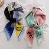 Pañuelo de Seda Pañuelo Cuadrado Pequeño Diadema de Alta Gama Atar el Cabello Primavera Verano Otoño Moda de Alta Gama Versátil Moda Pañuelo de Corbata Pañuelo