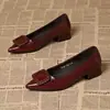 Novidade de Outono Sapatos de Salto Bloco Baixo Bico Fino para Mulheres Solado Macio Fivela Quadrada Confortáveis Leves Slip-on Trabalho Sapatos Pequenos de Couro