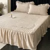 Conjunto de Saia de Cama Acolchoada de Algodão e Linho com Três Peças, Universal para Todas as Estações, à Prova de Poeira e Esteticamente Agradável, Lençol de Cama 100% Algodão com Borda de Saia, Antiderrapante