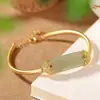 La mejor pulsera de calcedonia verde jade natural para mujer, chapado en oro antiguo, con rubí, personalidad, pulsera hueca con patrón antiguo