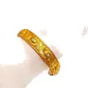 Pulsera ancha de oro antiguo estilo joyería con flores de peonía grabadas y detalles de diamantes, brazalete abierto floral vintage estilo chino para mujer