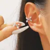 Brinco de Pressão Sem Furo para Mulheres, Borboleta Pequena e Fofa de Zircônia Elegante Brincos Espiralados Nicho Cool Ins Brincos Femininos