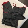 Pijama camisola casual retro de rayas finas para mujer, diseño fino de verano con ribete rojo, cómodo y casual conjunto de dos piezas para casa