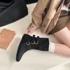 Botas de Cavaleiro Elegantes Novas Afinando Aumento de Altura Bico Redondo Outono/Inverno 2026 Versátil Salto Bloco Couro Fivela Retrô Ocidental