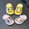 Nuevas Chanclas de EVA 2026 con Suela Suave para Mujer, Sandalias de Bebé Antideslizantes para Baño de Interior de Dibujos Animados Lindas de Verano
