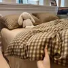 Conjunto de cama de quatro peças em gaze de camada dupla, estilo minimalista, classe A, qualidade para maternidade, amigável à pele para dormir sem roupa, lençol e fronha, conjunto de três peças para dormitório de estudante