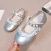 Zapatos de Princesa para Niñas 2026 Primavera y Otoño Nuevos Zapatos Infantiles Perla Suela Suave Elegantes Zapatos Pequeños de Piel Zapatos Individuales Retro