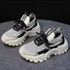 2026 Wanghong Primavera Nueva Llegada Zapatos Deportivos para Mujer Casual Lona Ligero Correr Transpirable Suela Suave Suela Gruesa Zapatos de Papá
