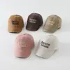 Boné de beisebol infantil estilo vintage para atacado, disponível em várias cores, chapéu de sol para atividades ao ar livre, boné de bebê personalizado com letra para outono