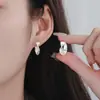 Aretes Geométricos de Círculo con Textura Torcida para Mujer, Diseño Simple de Nicho para Combinar con Todo, Aretes Retro de Lujo Ligero de Alta Gama